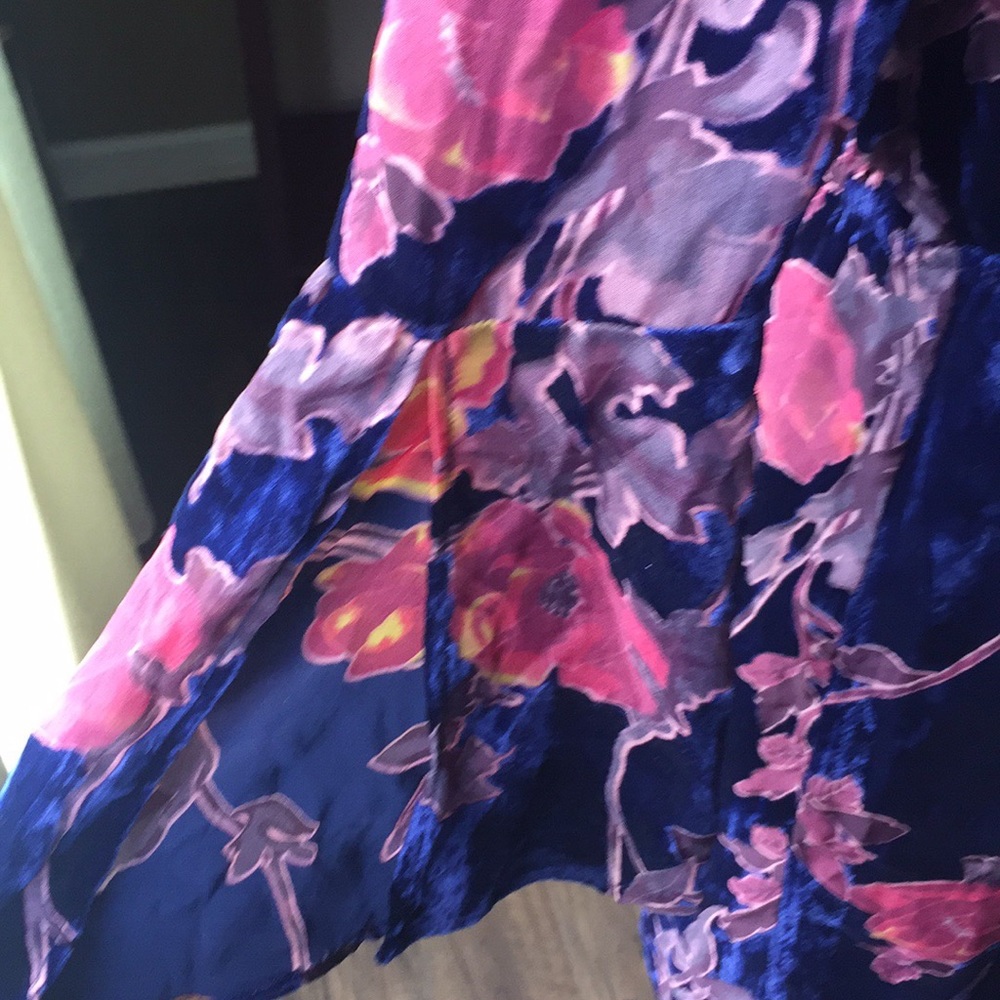 Skies Are Blue Long Sleeve Dress - Picture 6 of 8